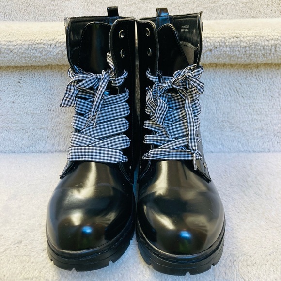✨Dirty Laundry Combat Boots✨ - Picture 3 of 15